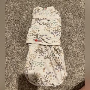 Embe 2-Way Swaddle